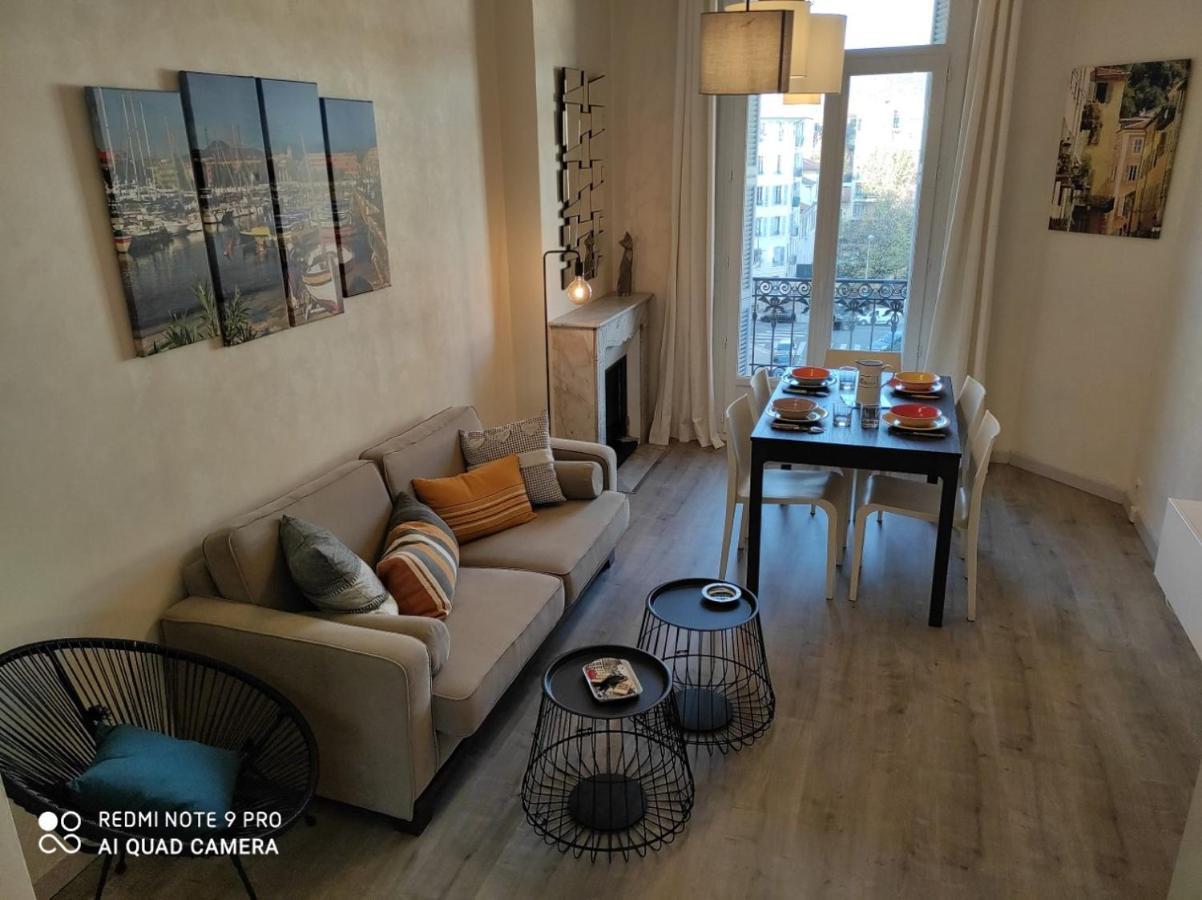 Pretty And Quiet Floor 2 Bedroom Flat In The Port Area Of Nizza
