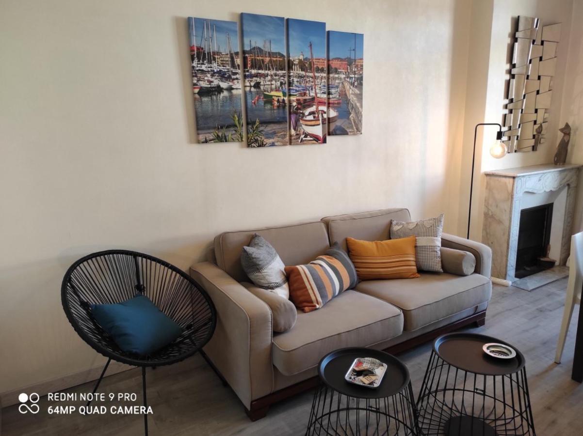 Pretty And Quiet Floor 2 Bedroom Flat In The Port Area Of Appartement *