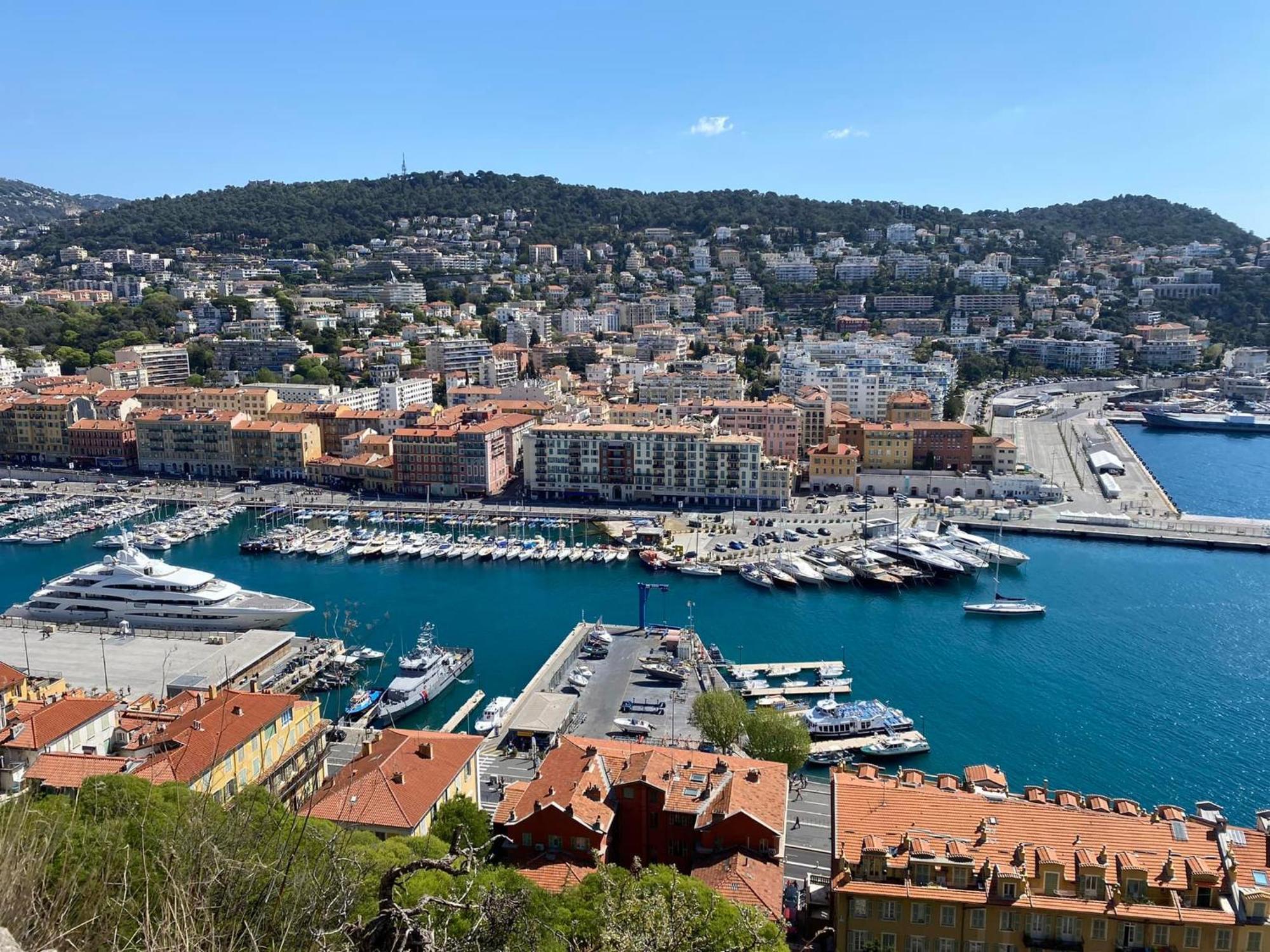 Appartement Pretty And Quiet Floor 2 Bedroom Flat In The Port Area Of *